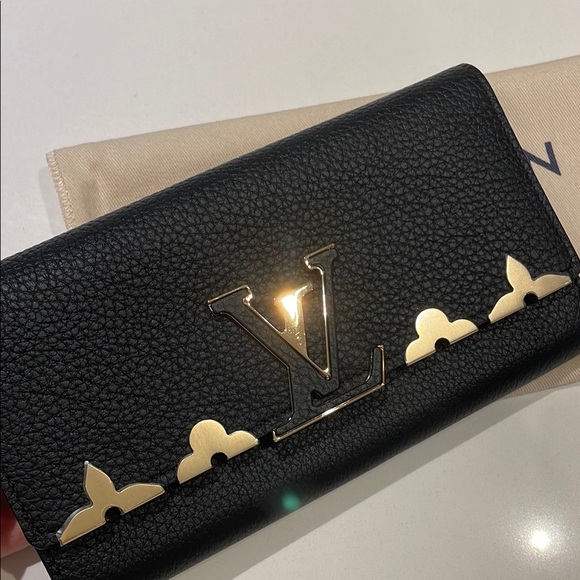 Louis Vuitton Capucine Black Leather Wallet - Picture 4 of 4